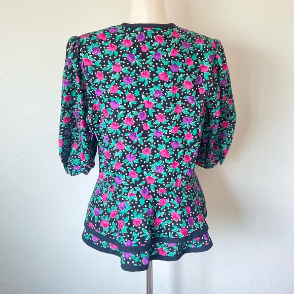 Floral Vintage Top with Peplum Flare Waist - Picture 3 of 10